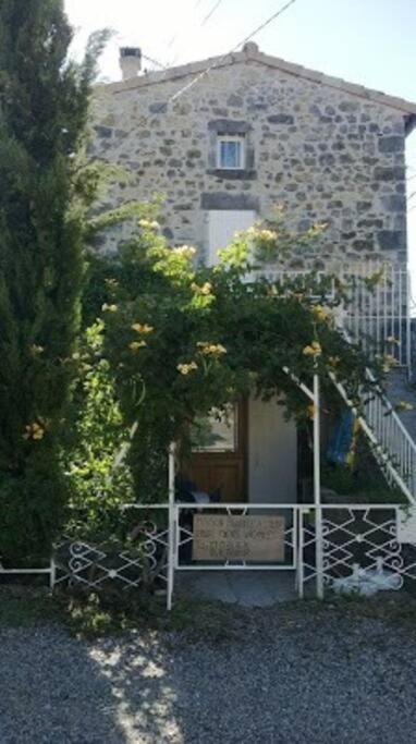 2 Etoiles, Parking Prive A Ruoms